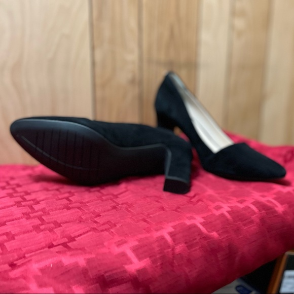 ❤️‍🔥 Cole Haan Kenzie Pump in Black Suede - Picture 8 of 11